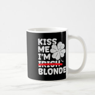 Mug Embrassez-moi, je suis blonde, blonde drôle de la 