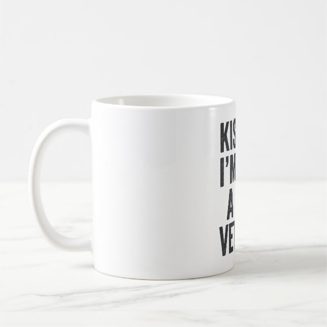 Mug Embrassez-Moi Je Suis Un Trèfle De Conception De C (Gauche)
