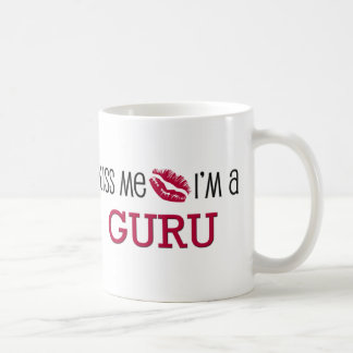 Mug Embrassez-moi que je suis GURU