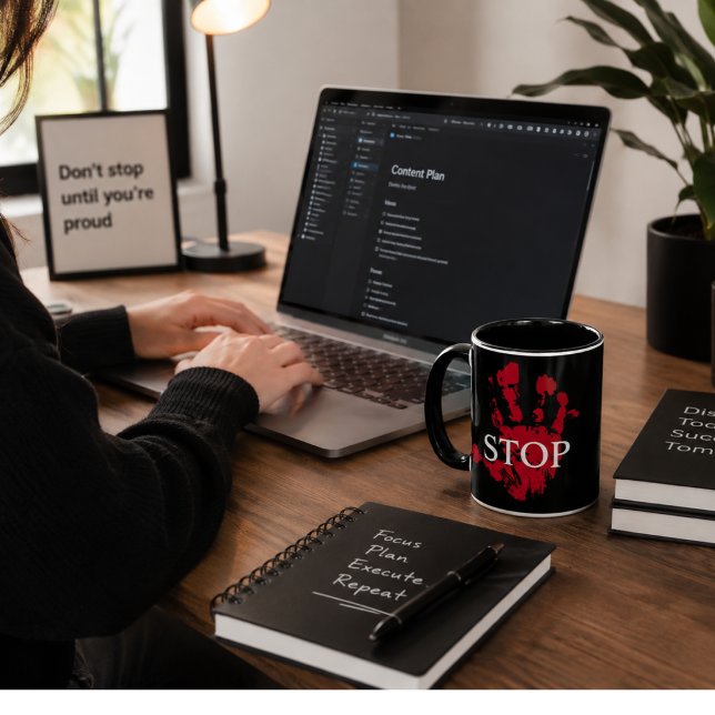 Mug Empreinte de Main Rouge "STOP" - Mug de Protes (Créateur téléchargé)