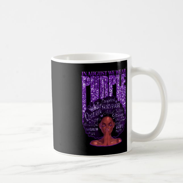 Mug En Août Nous Portons Violet Black Femme Afro Overd (Droite)
