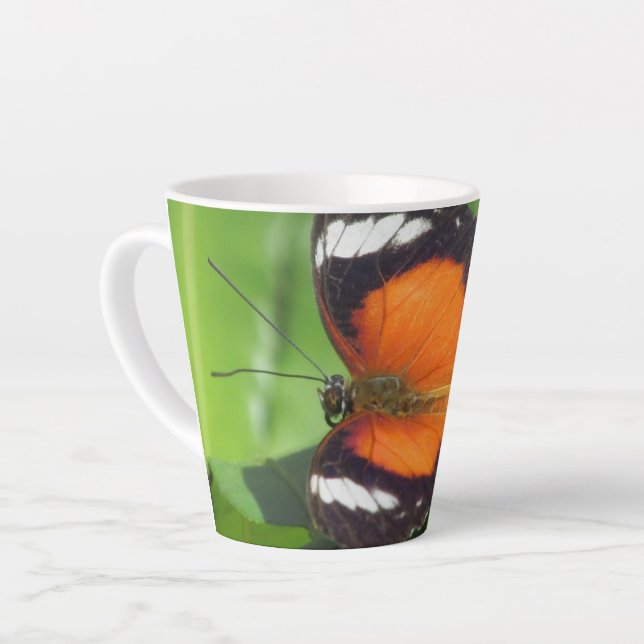 Mug en latte de papillon tropical (Angle gauche)