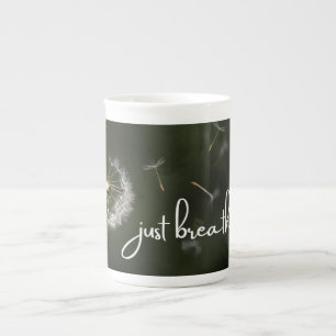 Mug en porcelaine de fine bone Just Breathe
