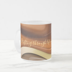 Mug en verre dépoli dans graphique élégant