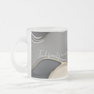 Mug en verre dépoli dans graphique élégant