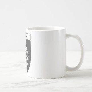Mug Énervez le manteau des bras/de crête de famille