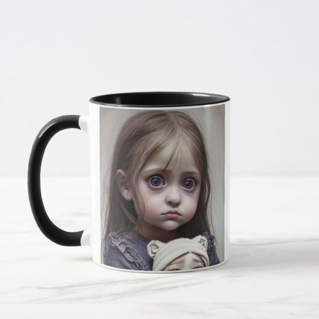Mug Enfant Effrayant avec une Poupée Halloween Sombre (Gauche)