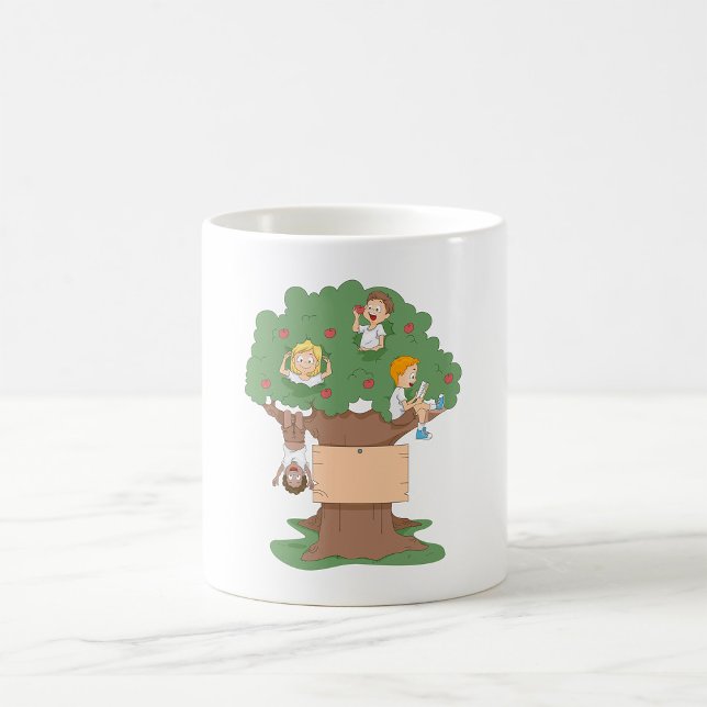 Mug Enfants amusants jouant dans l'arbre Apple (Créateur téléchargé)
