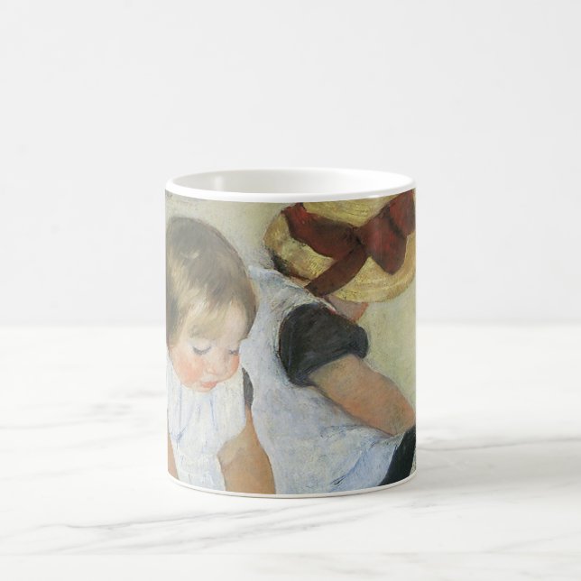 Mug Enfants jouant sur la plage par Mary Cassatt (Centre)