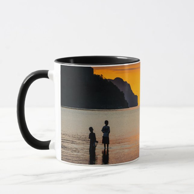 Mug Enfants pêchant au coucher du soleil (Gauche)