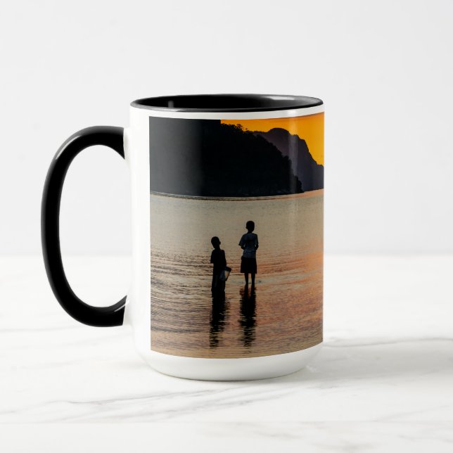 Mug Enfants pêchant au coucher du soleil (Gauche)