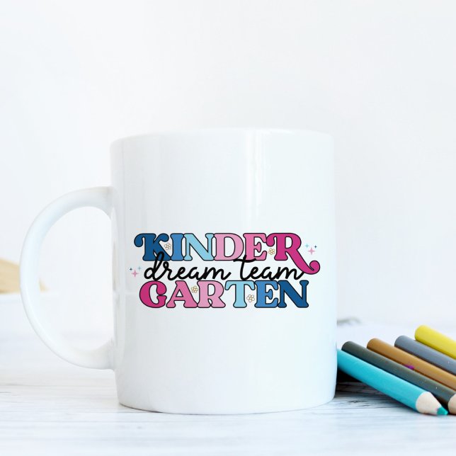 Mug Enseignant de l'équipe de rêve de maternelle dans  (In Context, Close up)