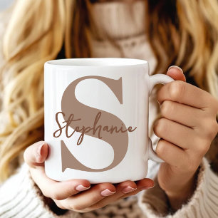 Mug Enseignant   Lettre initiale de monogramme marron 