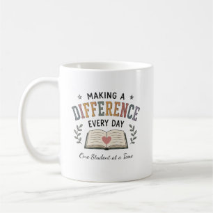 Mug Enseignant qui fait une différence chaque jour Nom