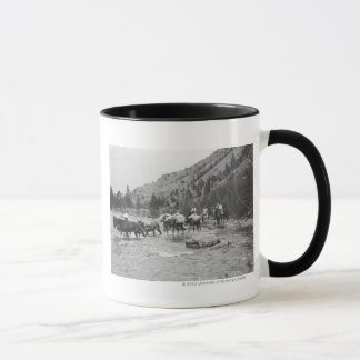 Mug Entraînement des mules de paquet à travers une