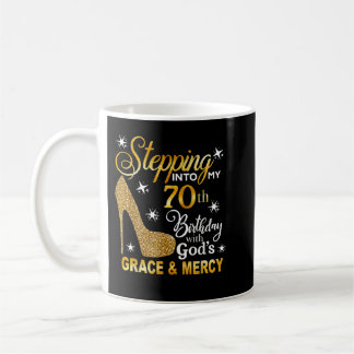 Mug Entrez dans mon 70e anniversaire avec la grâce de