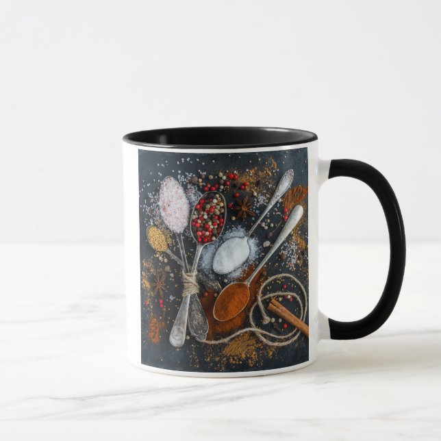 Mug Épices disposées sur des cuillères (Droite)