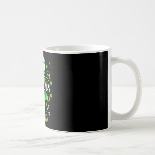 Mug Équipe de farces d'infirmière en pédiatrie Infirmi (Droite)