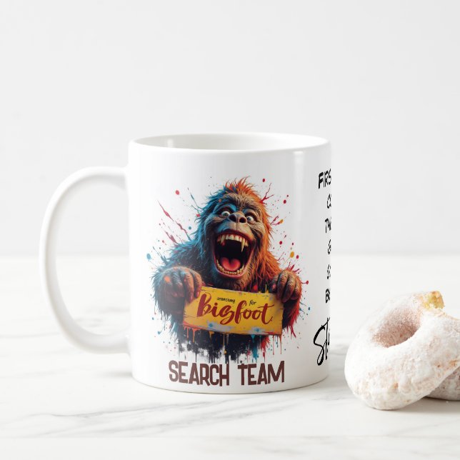 Mug Équipe de recherche de photo de Bigfoot Sasquatch  (Avec donut)