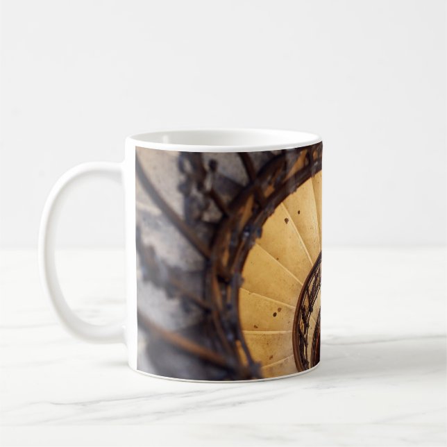 Mug Escalier circulaire spirale escalier vieux bâtimen (Gauche)