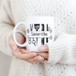 Mug Escaliers Personnalisés Ciseaux Coiffeur<br><div class="desc">Cette conception a été créée par art numérique. Elle peut être personnalisée en cliquant sur le bouton personnaliser et en modifiant la couleur, en ajoutant un nom, des initiales ou vos mots préférés. Contactez-moi à l'adresse colorflowcreations@gmail.com si vous souhaitez que ce design soit disponible sur un autre produit. Achetez ma...</div>