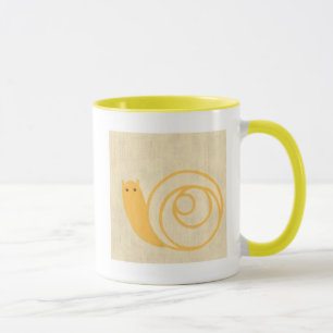 Mug Escargot jaune sur Arrière - plan crème