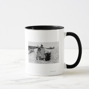 Mug Esquimaux d'Alaska en dehors de leur photographie