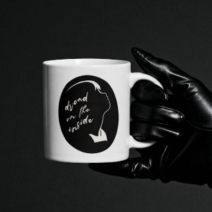Mug esthétique de fille gothique effroi à l'intérieur