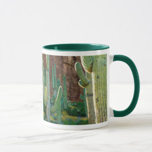 Mug États-Unis, Arizona. Champ de cactus saguaro au pi