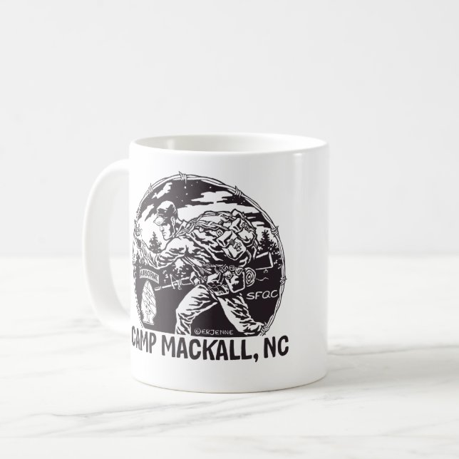 Mug Étiquette aéroportée "de Mackall de camp" - (Devant gauche)