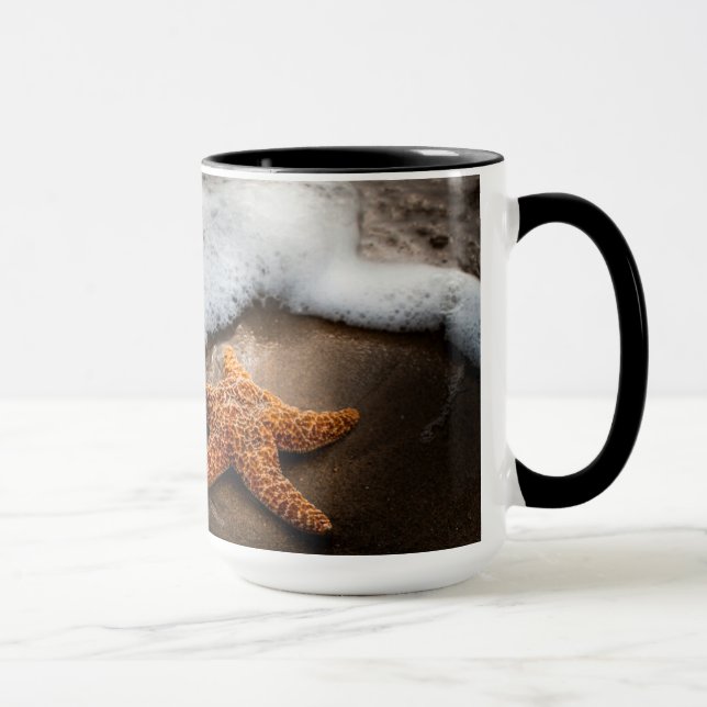 Mug Étoiles de mer seules sur la plage (Droite)