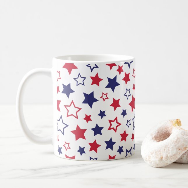 Mug Étoiles rouges et bleues, 4 juillet, fond blanc (Avec donut)
