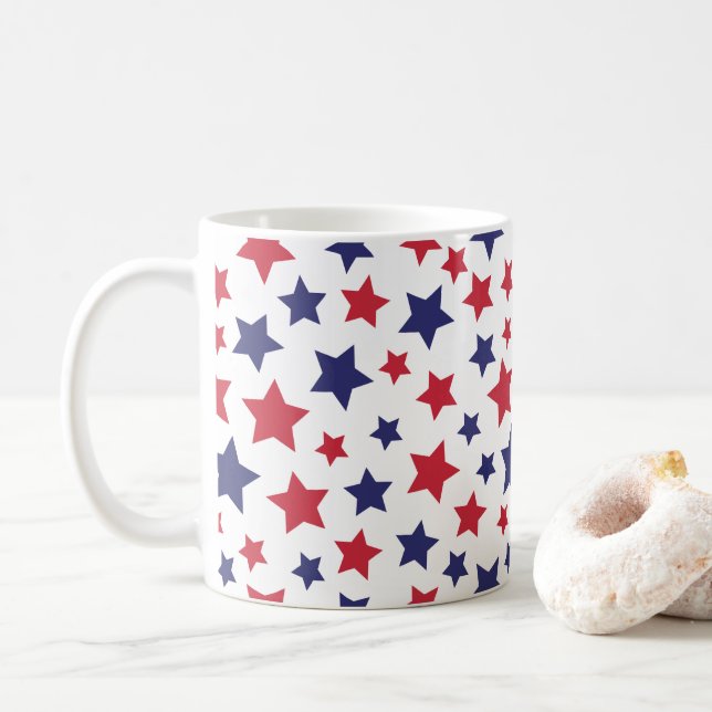 Mug Étoiles rouges et bleues, 4 juillet, fond blanc (Avec donut)