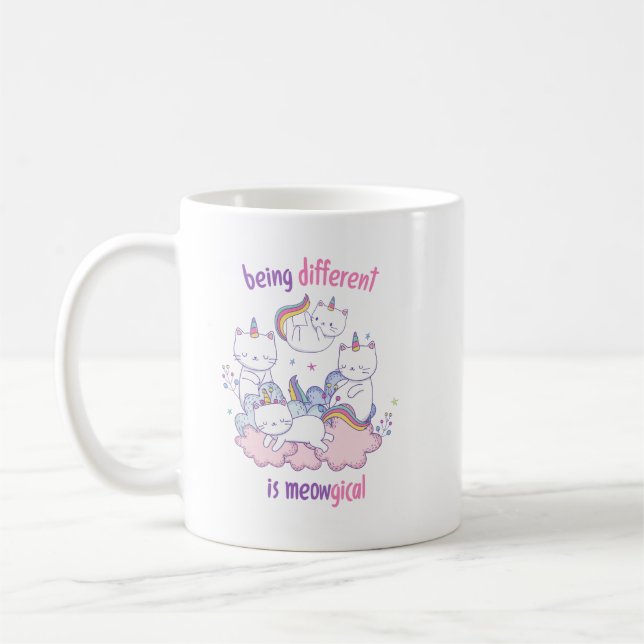 Mug Être différent est miauleux Licorne chat drôle (Gauche)