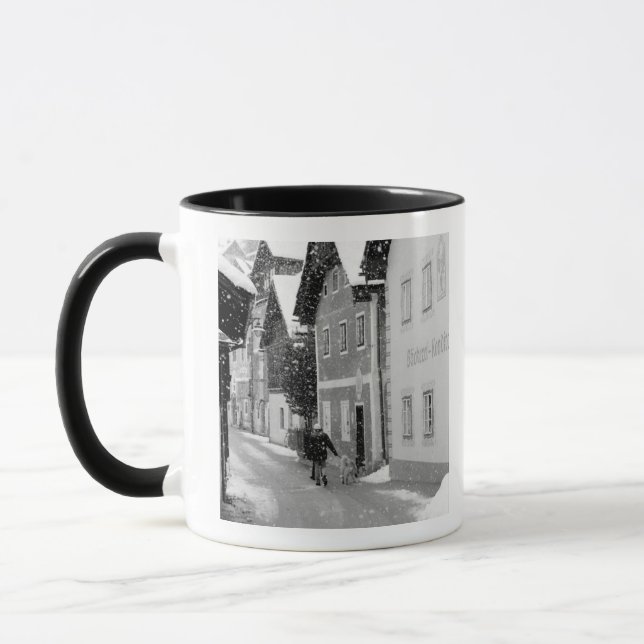 Mug Europe, Autriche, Hallstat. Rue enneigée (Gauche)