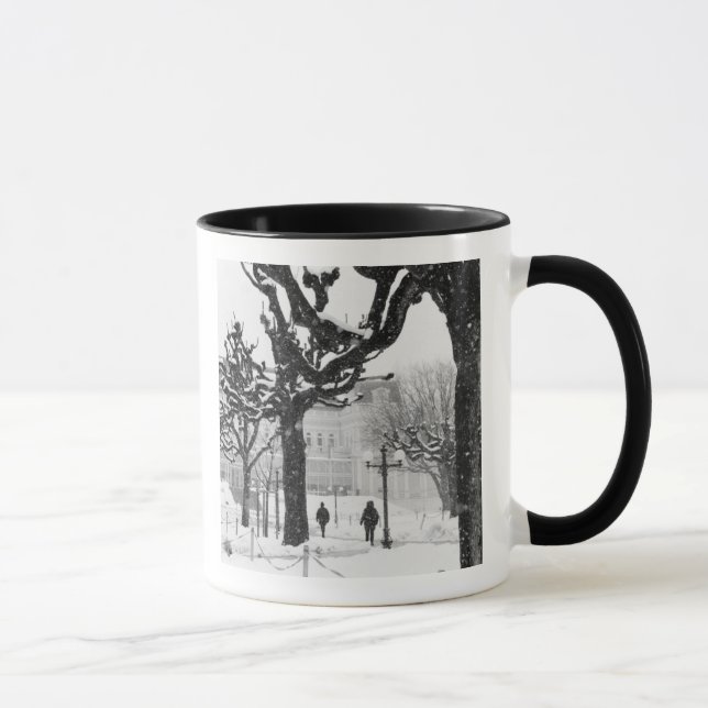 Mug Europe, Autriche, Salzbourg. Hiver, (Droite)