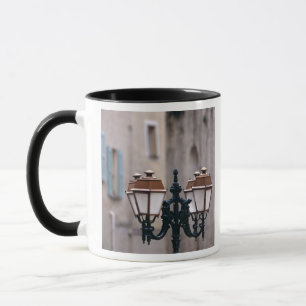 Mug Europe, France, Forcalquier. Vieux intempérié