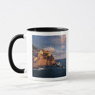 Mug Europe, Italie, Manarola. Les maisons nichées dans