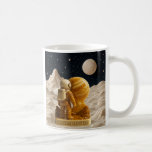 Mug Exploration lunaire<br><div class="desc">Ce mug captivant transporte vos pause-café vers les confins de l’imaginaire. Il met en scène un astronaute observant une planète dorée sur un paysage lunaire, sous un ciel étoilé profond. L’illustration riche en détails évoque l’exploration, le mystère et la beauté du cosmos. Parfait pour les amateurs de science-fiction, de design...</div>