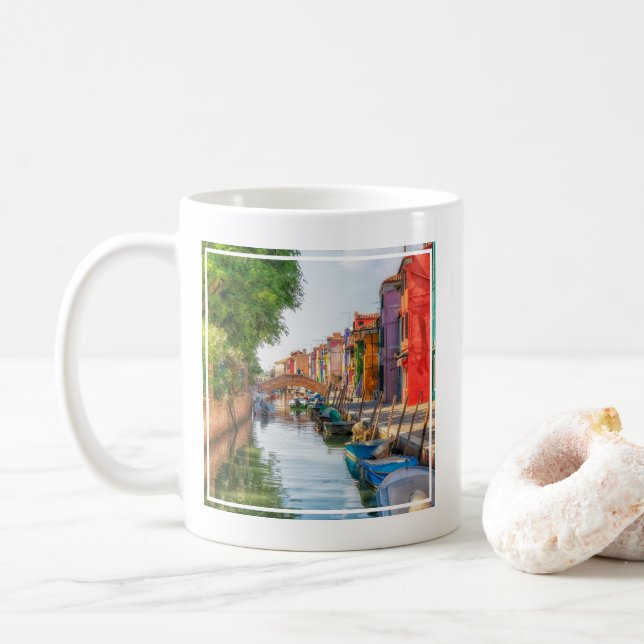 Mug Explore the Vibrant Charm of Burano (Avec donut)