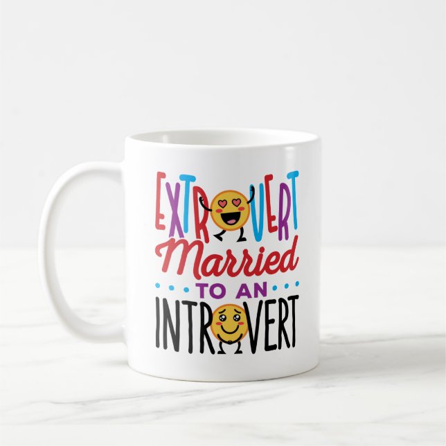 Mug Extrovert marié à un Introvert Funny (Gauche)