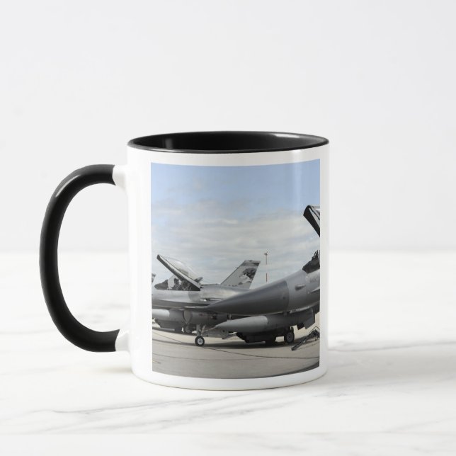 Mug F-16 Fighting Falcons attend le lancement (Gauche)