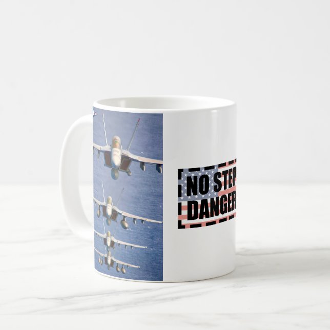 MUG F/A-18F SUPER HORNET - AUCUN DANGER D'ÉTAPE (Devant gauche)