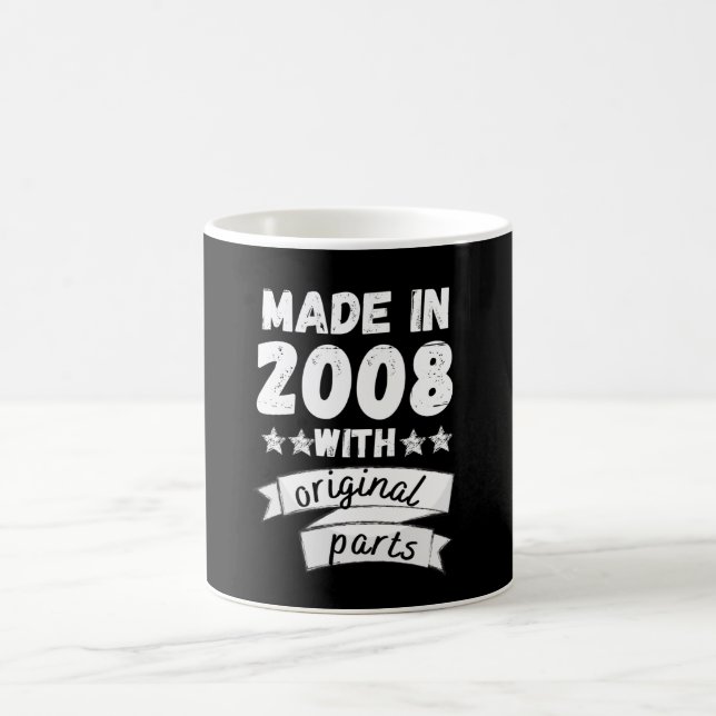 Mug fabriqués en 2008 avec des pièces originales, (Centre)