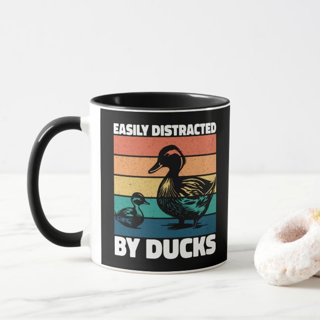 Mug Facilement distrait par l'amant des canards Cool é (Avec donut)