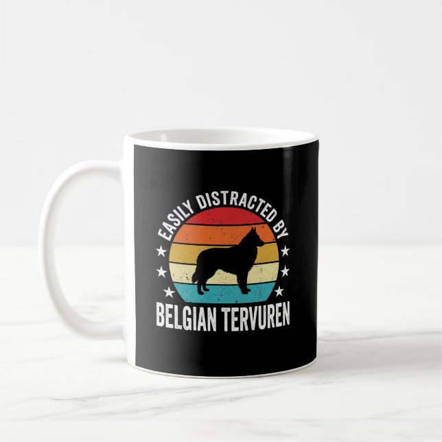 Mug Facilement distrait par le chien Tervuren belge (Gauche)