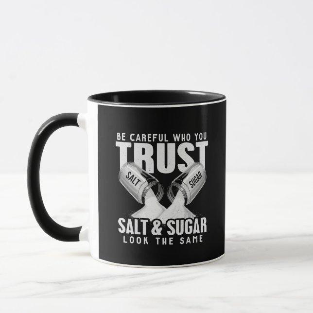 Mug Faites attention à qui vous faites confiance Le se (Gauche)