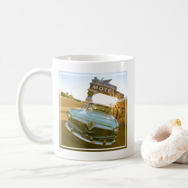 Mug Fameux motel Blue Swallow sur la route 66 (Avec donut)