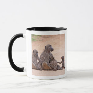 Mug Famille de babouin se reposant sur la terre
