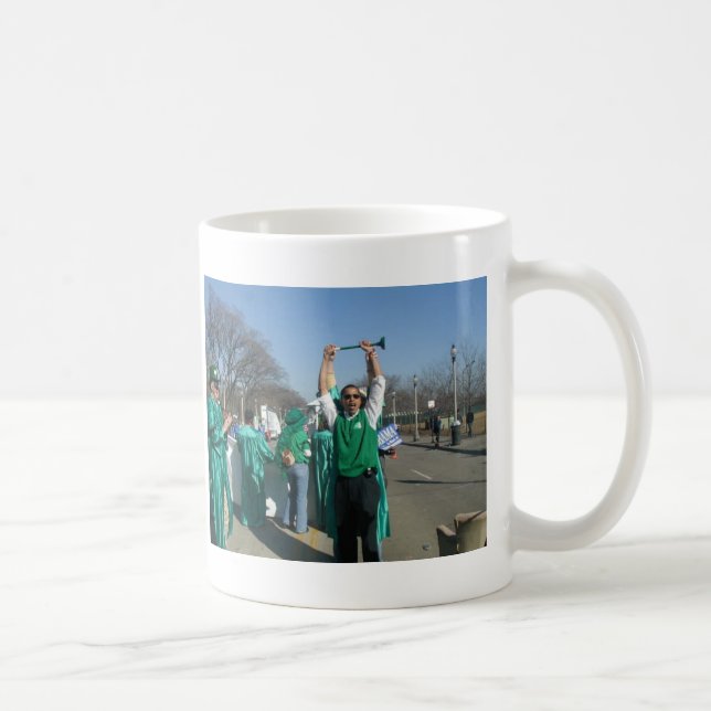 Mug Fauchez-Bama les marches (d'Obama) avec les gardes (Droite)